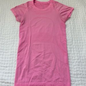 Bright pink Lululemon swiftly tech
